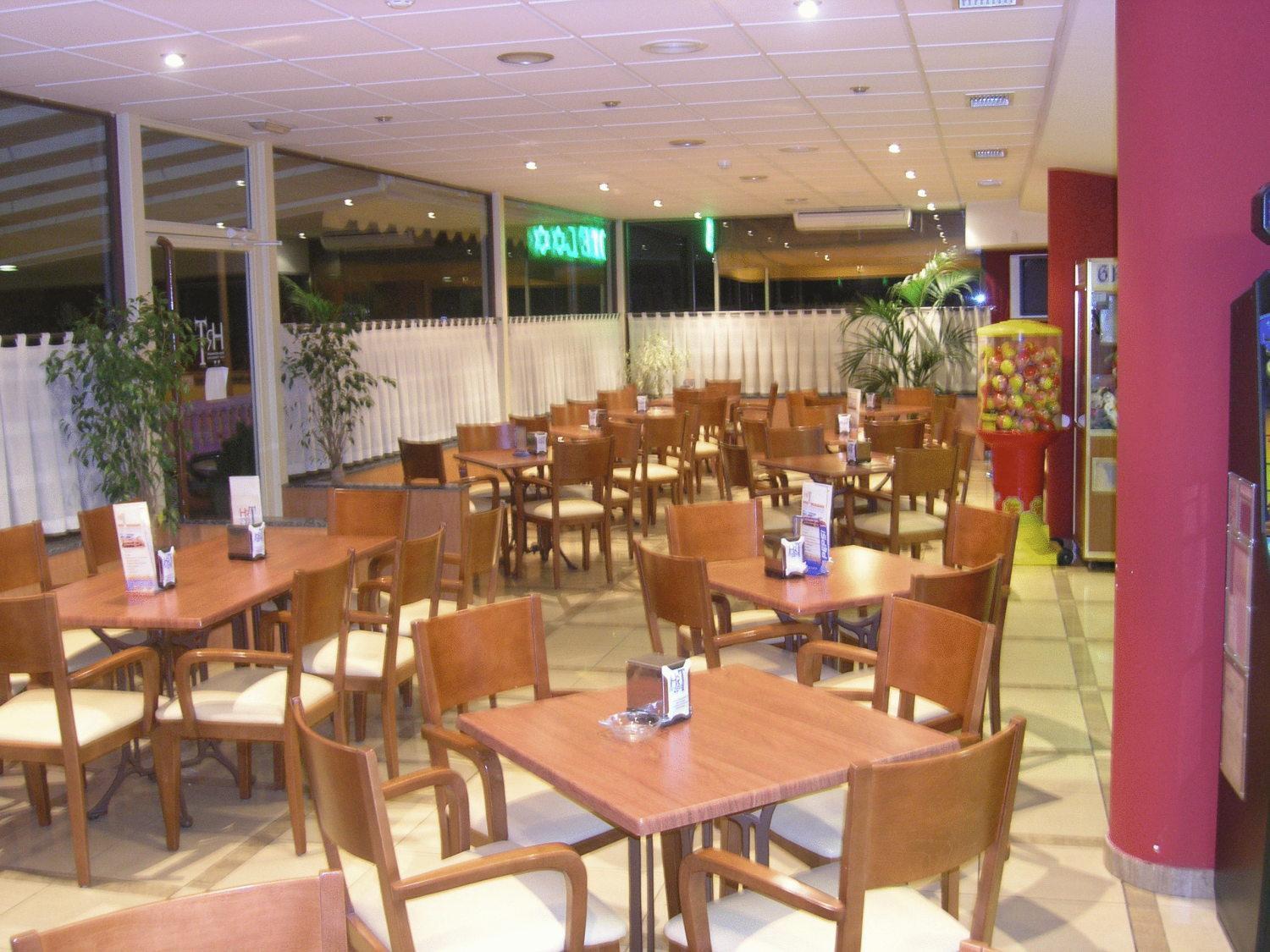 Hotel Las Terrazas Albolote Restoran fotoğraf
